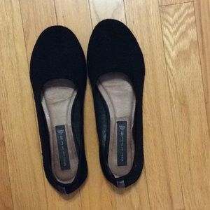 Stretchy ballet flats